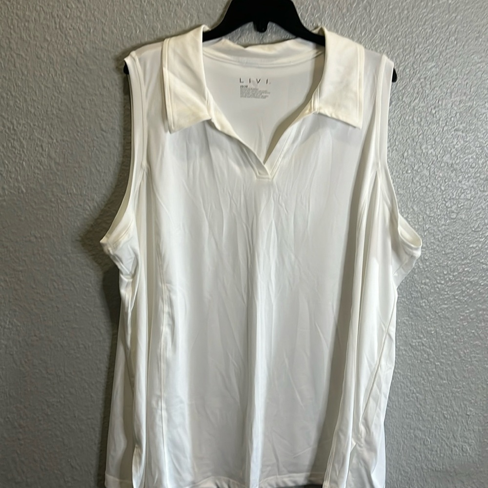 Lane Bryant LIVI size 26/28 white moisture wicking workout top NWT